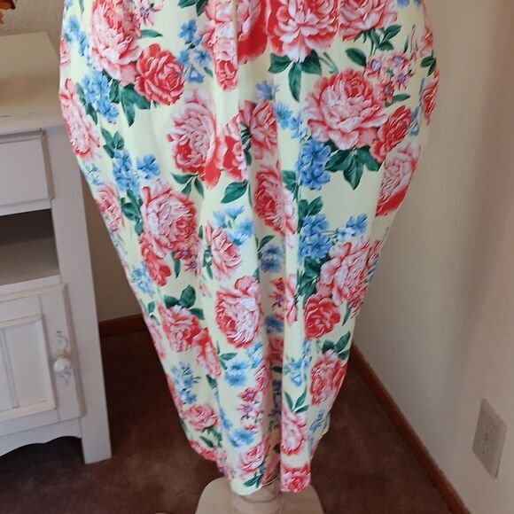 ASOS Curve Floral Pique Sheath Dress - Picture 8 of 14